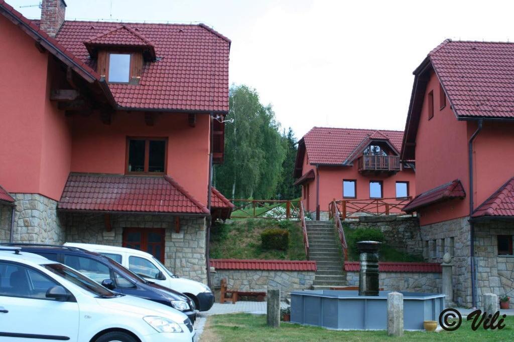 Penzion Dockaluv Mlyn Havlíčkŭv Brod Buitenkant foto